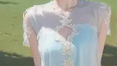 冬日时尚搭配：皮草与丝袜混搭，8款惊艳穿搭，每套都让人心动不已！